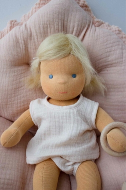 Babypuppe Mina 35 cm mit Wunschkleidung