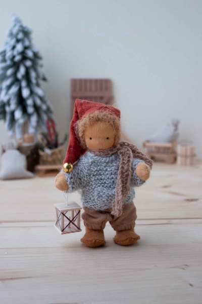 Anfertigung Biegepüppchen Wichtel Onni mit Laterne