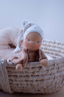 Minischlamperle camel mit Blümchenmütze 22 cm