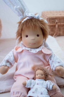 Babypuppe Yulia 35 cm