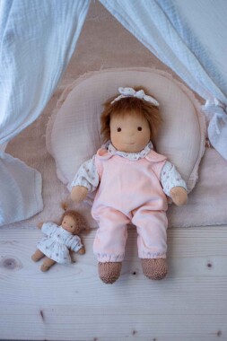 Babypuppe Yulia 35 cm