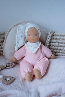 Schlummerchen apricot mit Blümchenmütze und...