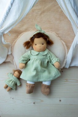 Babypuppe Avia 35 cm