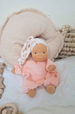 Minischlamperle apricot mit Blümchenmütze 22 cm
