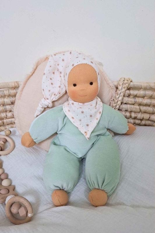 Schlummerchen Meeresschaum mit Bl&uuml;mchenm&uuml;tze und Halstuch 32 cm  #1