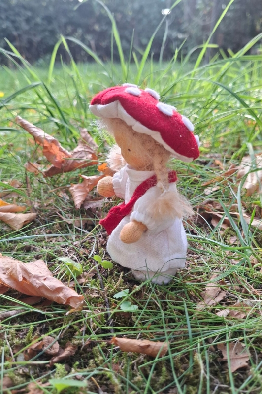 Biegep&uuml;ppchen Fliegenpilz-M&auml;dchen mit Tasche
